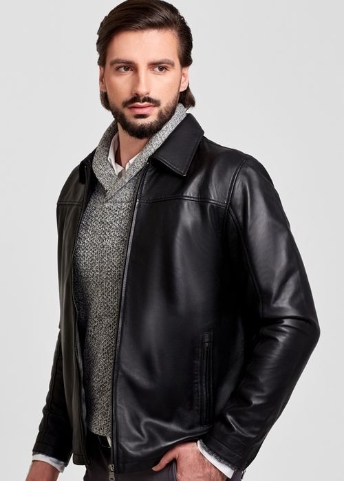 CASACA DE CUERO CON CUELLO CAMISERO